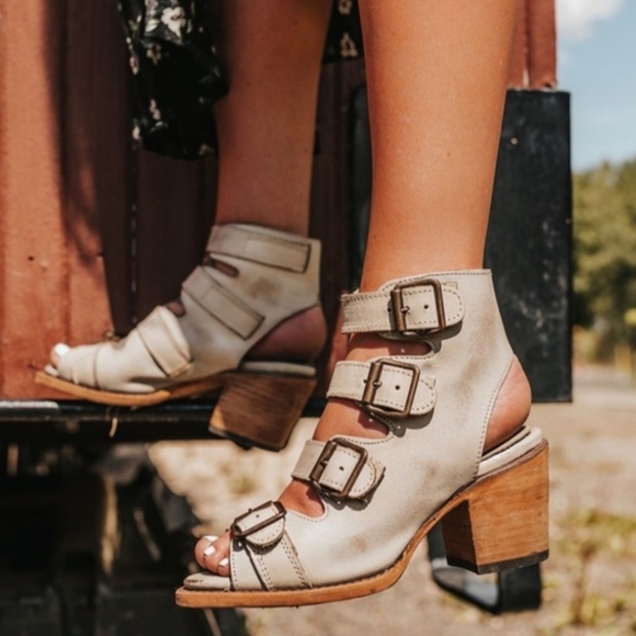 Freebird by Steven Quail Bootie Sandal Open Toe Boho Distressed Size 12 - Picture 2 of 16